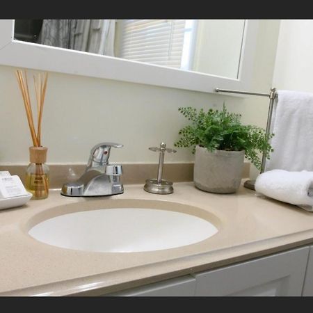 Great 2 Bedroom Condo,Free Parking,Easy Commute. إيرفينغتون المظهر الخارجي الصورة