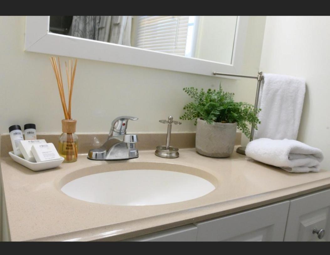 Great 2 Bedroom Condo,Free Parking,Easy Commute. إيرفينغتون المظهر الخارجي الصورة